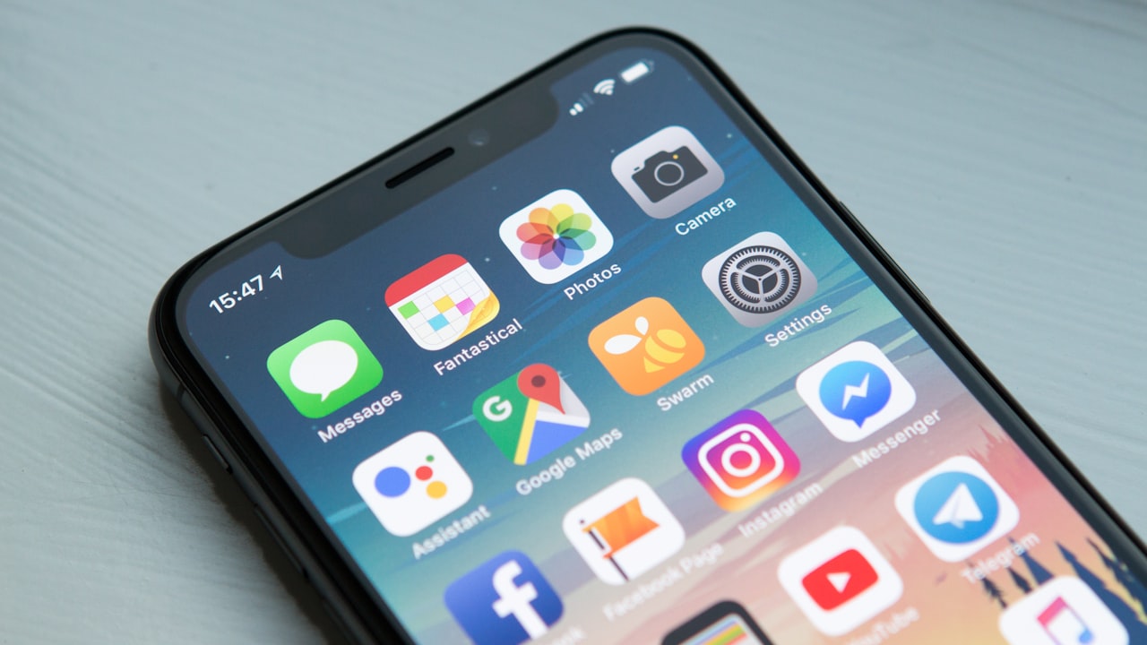 Smartphone and responsive layouts — responsive design
